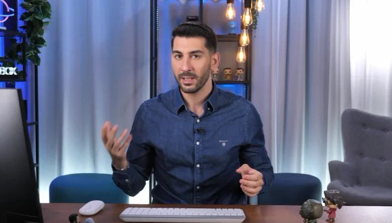 מתן יעקובסון בסטודיו